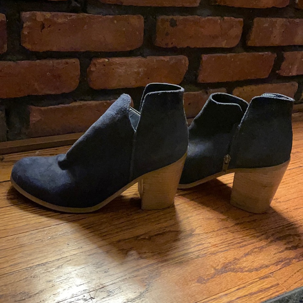Kenneth Cole Reaction - Navy blue booties